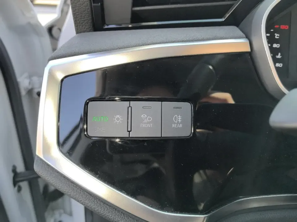 Audi Q3 Audi Q3 2022 35 TFSI Fashionable and Elegant 2022 — миниатюра 4