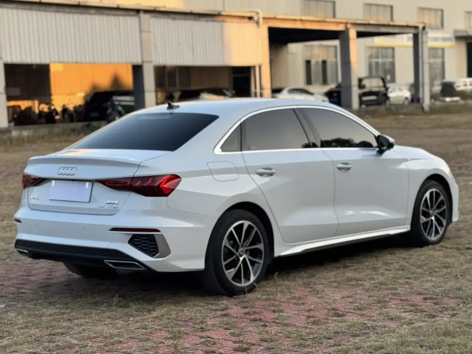 Audi A3 A3L Limousine 35 TFSI aggressive and sporty 2022 — миниатюра 2