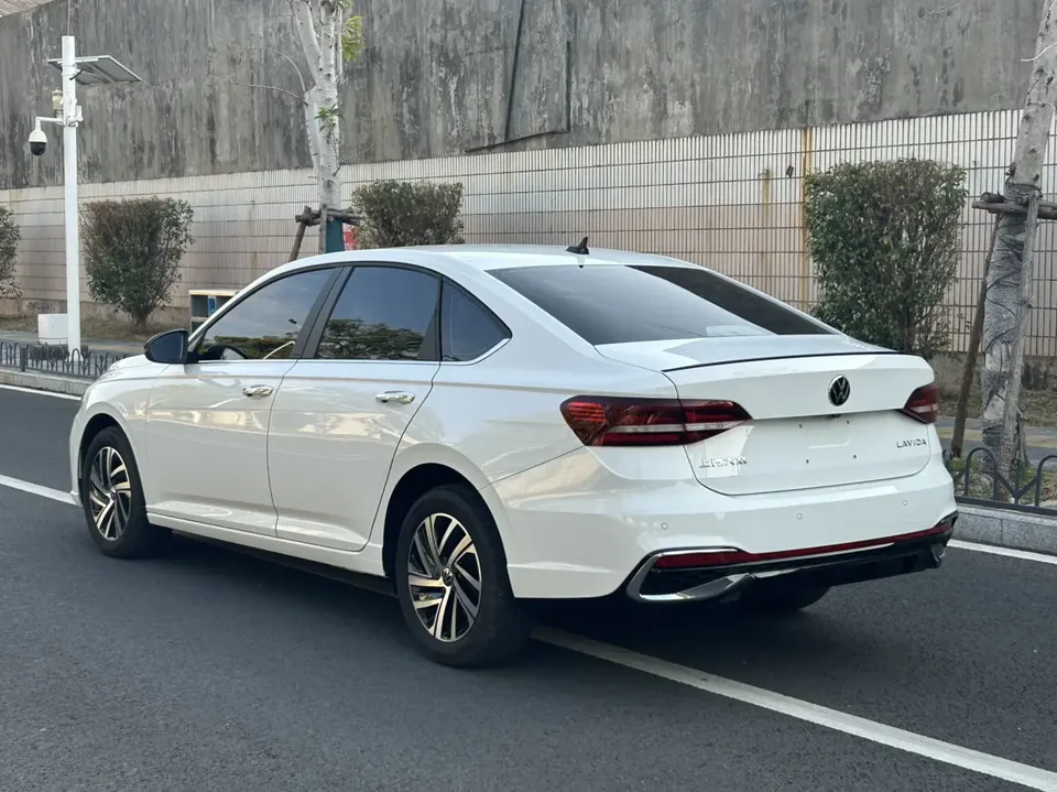 Volkswagen Lavida Lavida 2024 300TSI DSG Starry Sky Leading Edition 2024 — миниатюра 2
