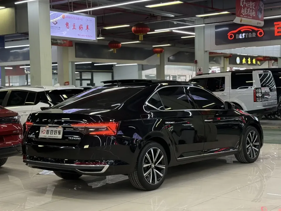 Skoda Speedy Superb 2025 TSI280 DSG Premium Edition 2025 — миниатюра 2