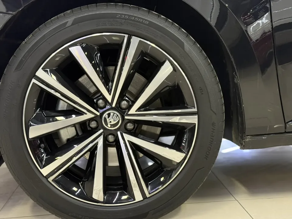 Skoda Speedy Superb 2025 TSI280 DSG Premium Edition 2025 — миниатюра 3