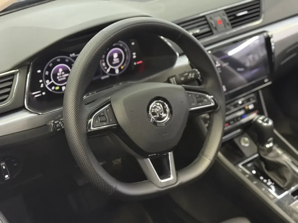 Skoda Speedy Superb 2025 TSI280 DSG Premium Edition 2025 — миниатюра 5