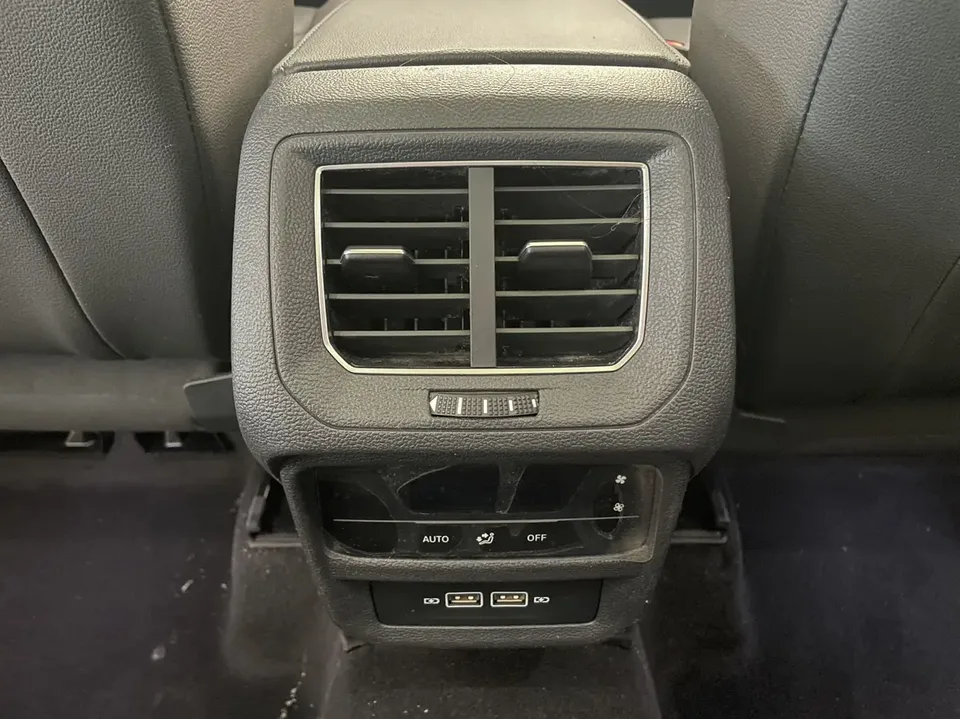 Volkswagen Tayron Tanyue 2022 280TSI 2WD Luxury Smart Edition 2022 — миниатюра 3