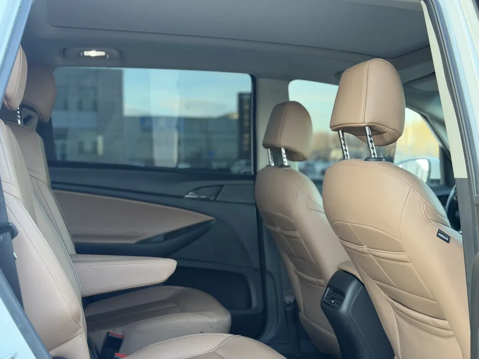 Buick GL6 Buick GL6 2021 323T mild hybrid interconnected premium model 2022 — миниатюра 3