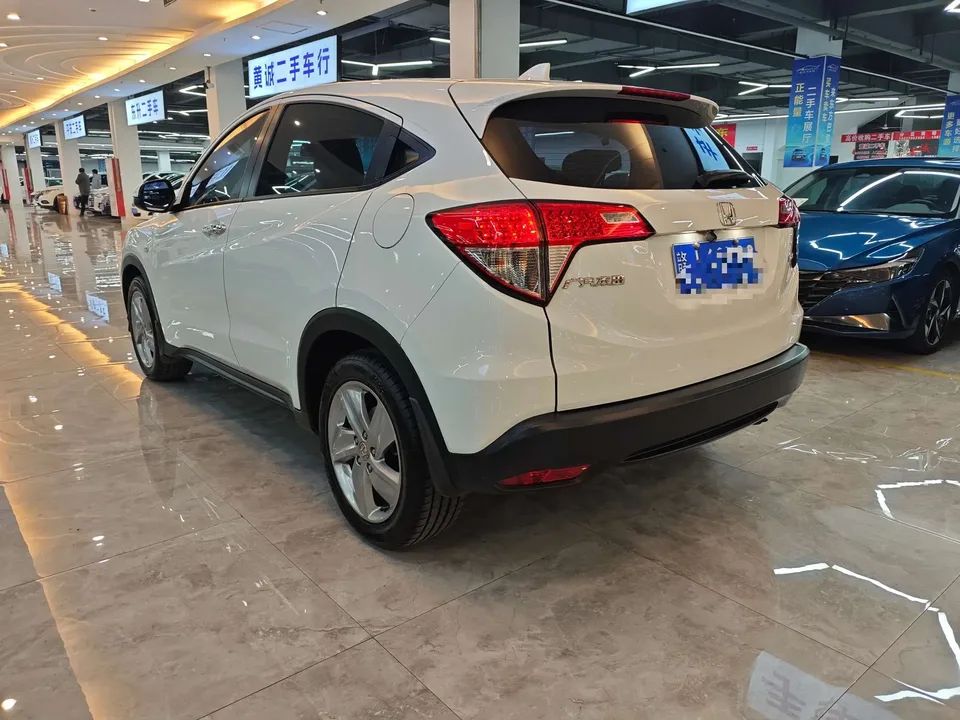 Honda VEZEL 1.5L CVT Elite Intelligent Edition 2022 — миниатюра 4