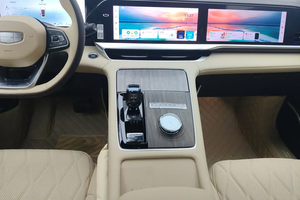 Geely Monjaro Xingyue L 2025 2.0TD High Power Automatic 4WD Dongfang Yao Wangyue Edition 2025 — миниатюра 4