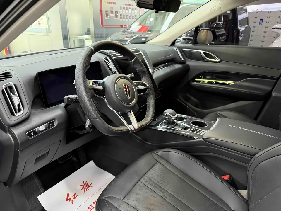 Hongqi HS3 PHEV 115km Jinwei Edition 2024 — миниатюра 4