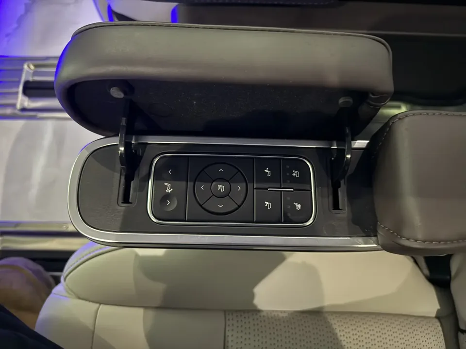GAC Trumpchi M8 Trumpchi M8 2021 Trumpchi M8 2021 Lead Show Series 390T Extreme Edition 2022 — thumbnail 3