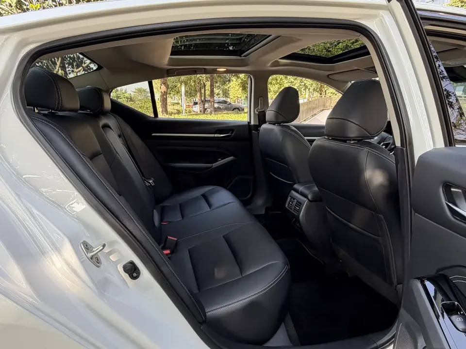 Nissan Altima Sound of nature 2022 2.0L XL-TLS Enjoy Edition 2024 — thumbnail 5