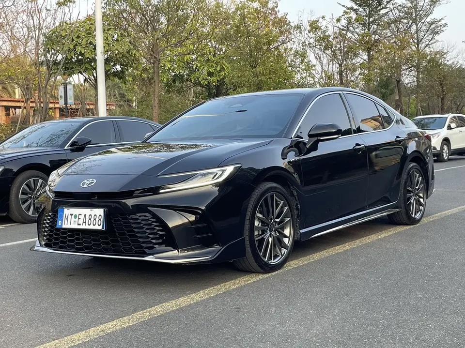 Toyota Camry 2025