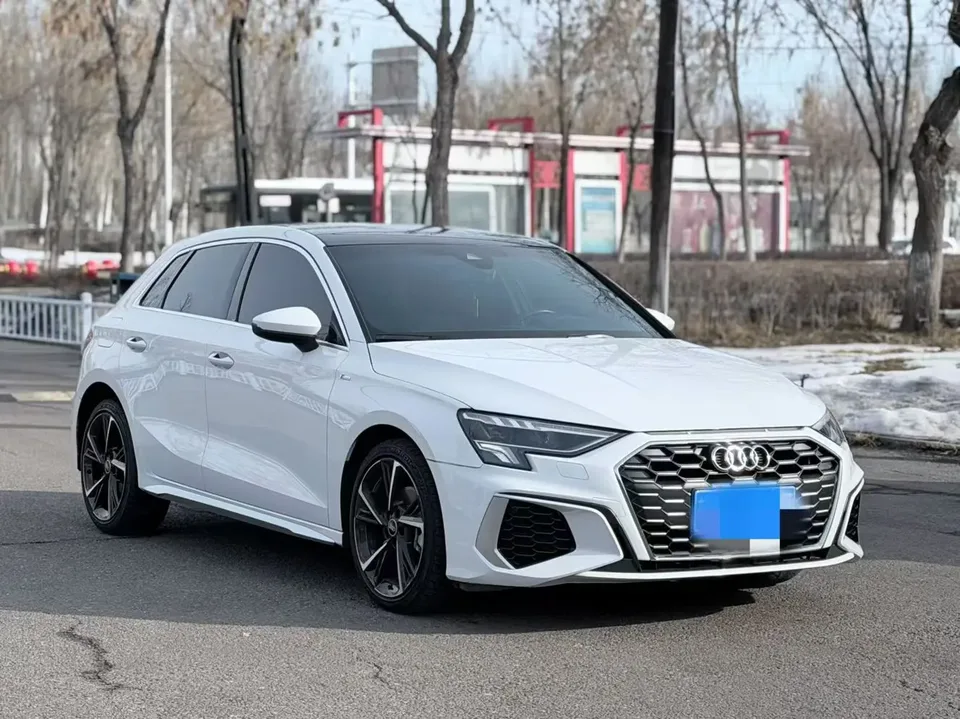 Audi A3 Sportback 35 TFSI stylish and sporty 2023 — миниатюра 3