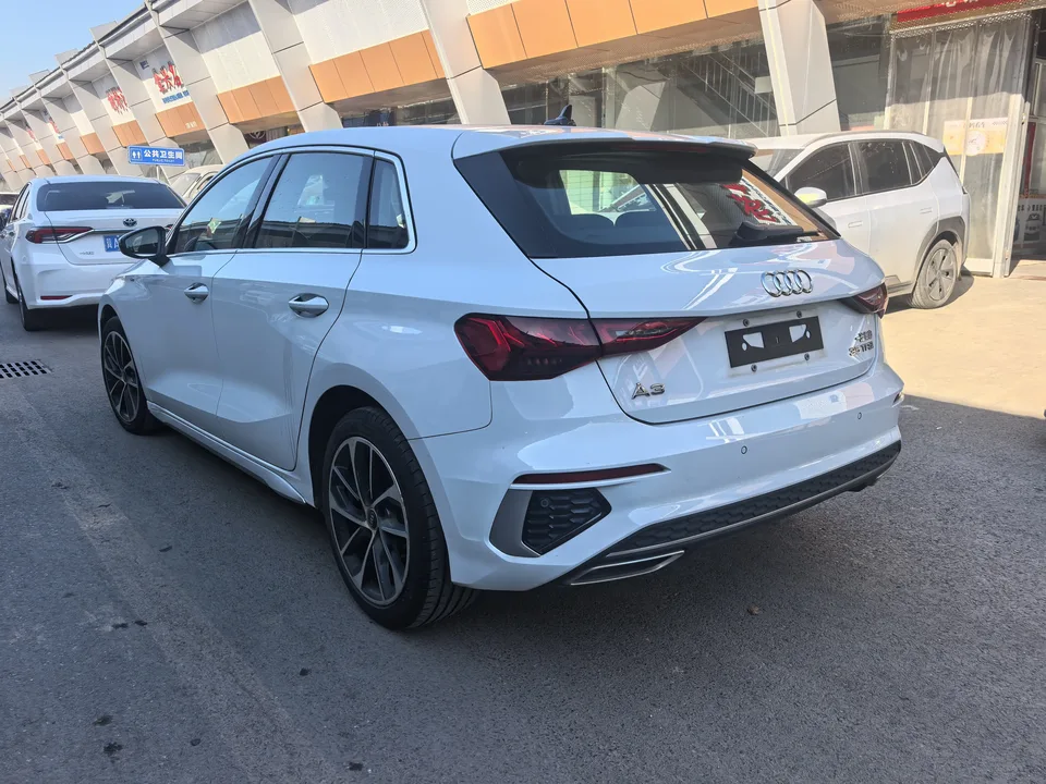 Audi A3 Sportback 35 TFSI Aggressive Sports Edition 2022 — миниатюра 2