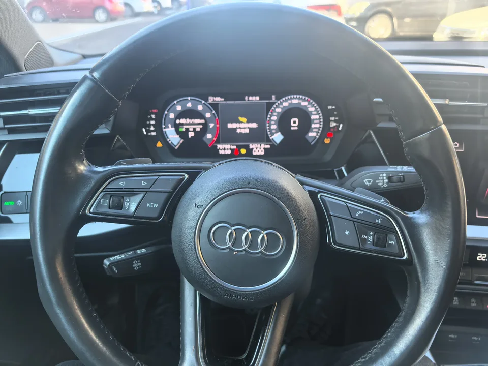 Audi A3 Sportback 35 TFSI Aggressive Sports Edition 2022 — миниатюра 3