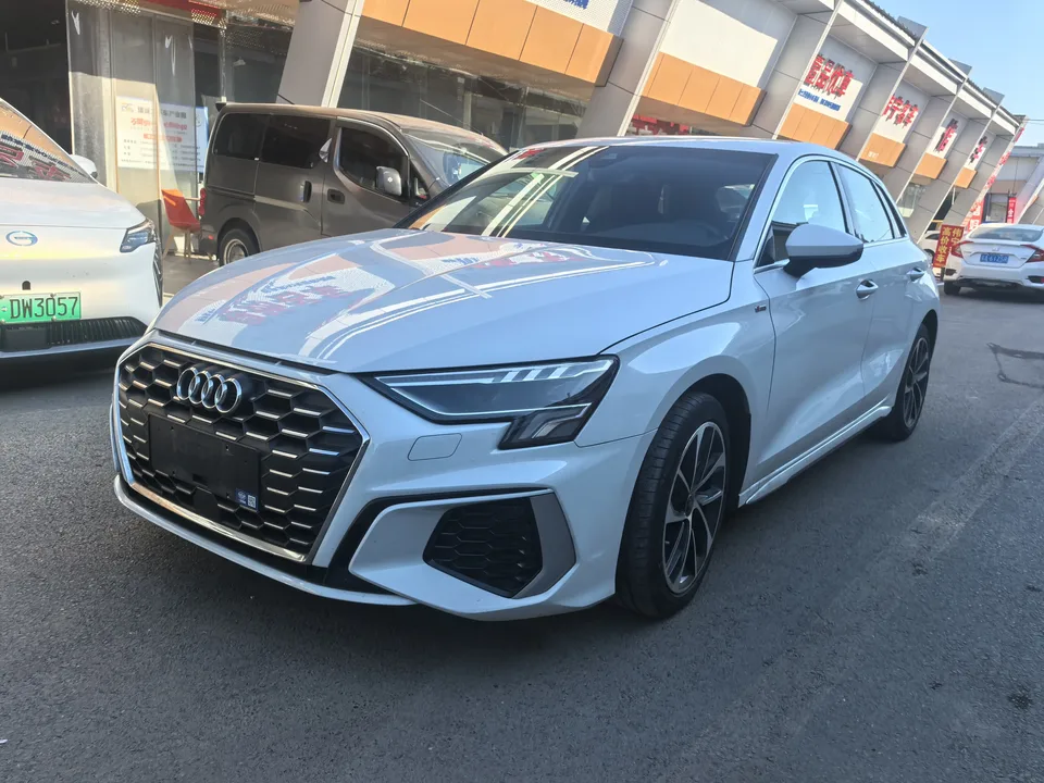 Audi A3 Sportback 35 TFSI Aggressive Sports Edition 2022 — фото 1, купить с доставкой в Москву