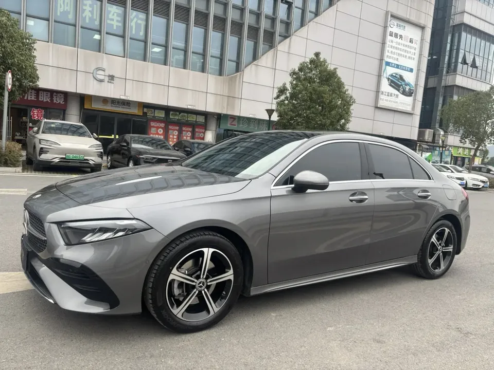 Mercedes-Benz Mercedes Benz A Class 2025