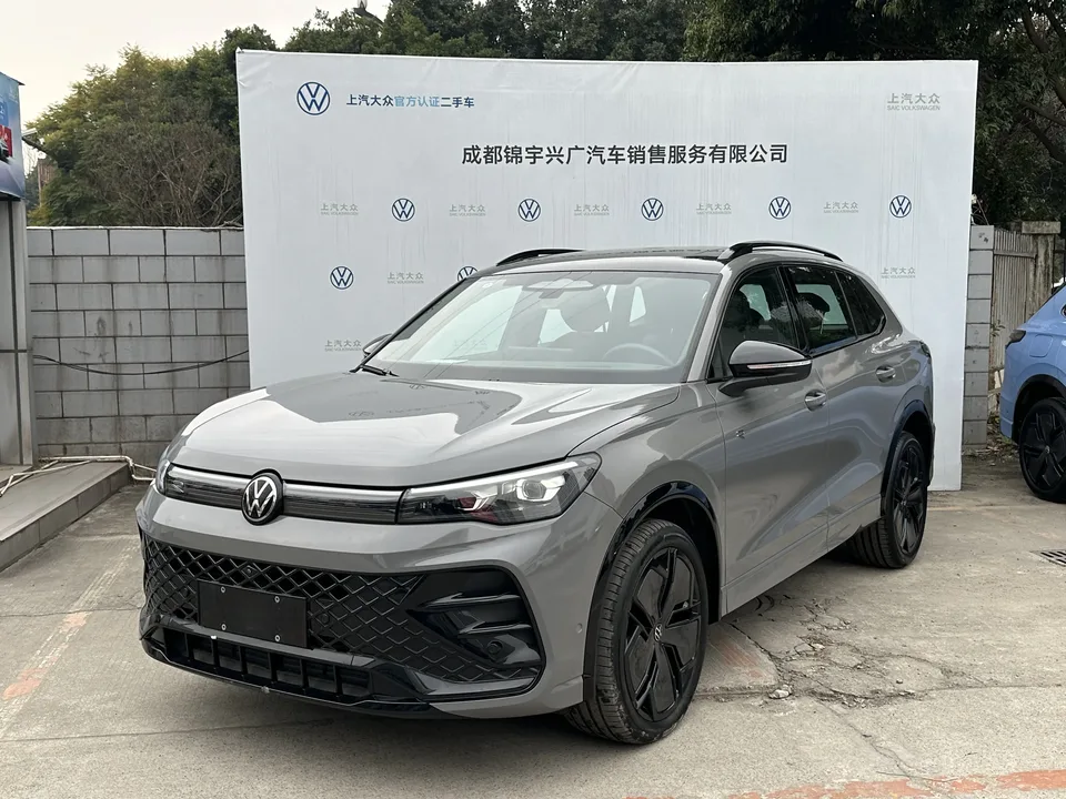 Volkswagen Tiguan L Tiguan L 2024 Pro 380TSI 4WD R-Line Premium Edition 2024 — фото 1, купить с доставкой в Москву