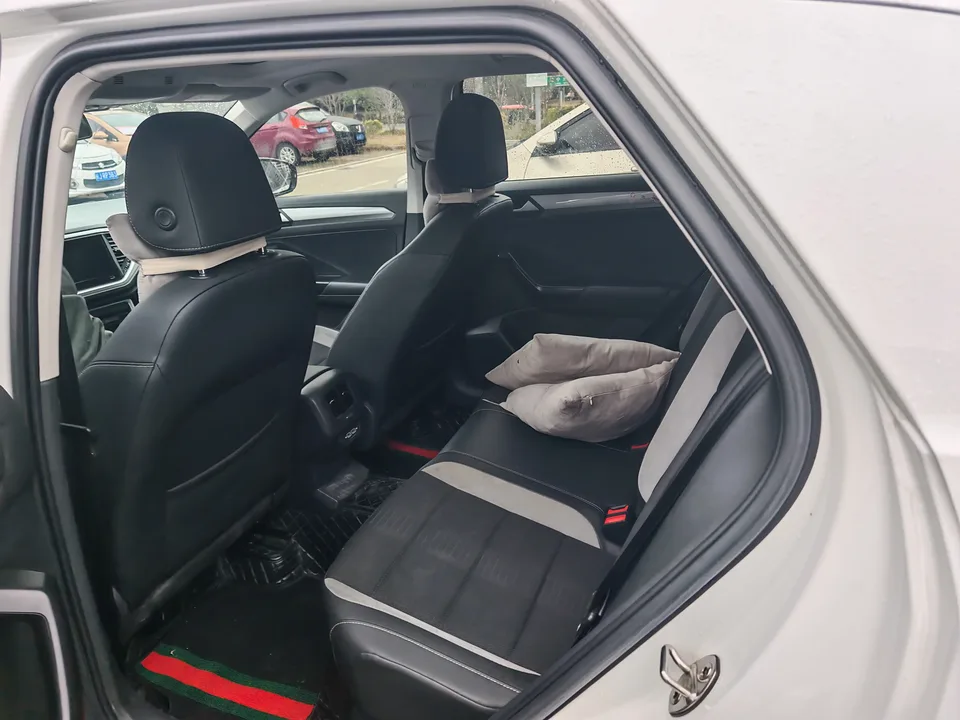 Volkswagen T-Roc Tanyue 280TSI DSG 2WD Elite PLUS 2022 — миниатюра 4