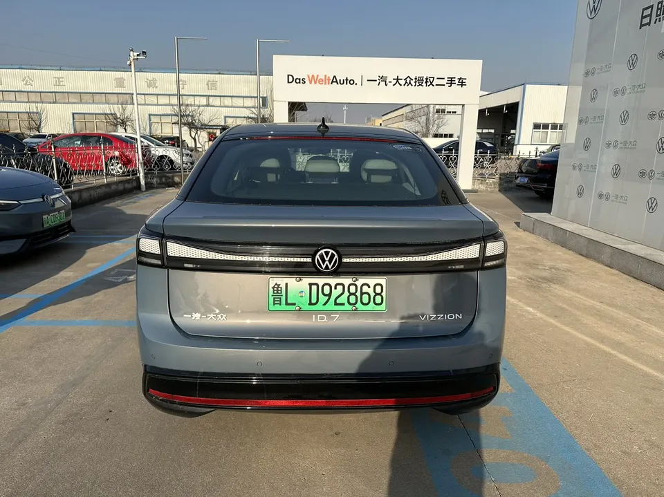 Volkswagen ID.7 VIZZION ID.7 VIZZION 2024 first edition 2023 — миниатюра 5