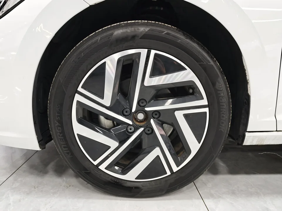 Volkswagen Sagitar 2023 Sagitar 300TSI DSG Beyond Edition 2023 — миниатюра 3