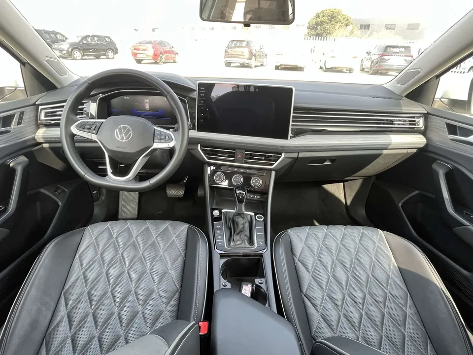 Volkswagen Sagitar 2023 Sagitar 300TSI DSG Beyond Edition 2023 — миниатюра 4
