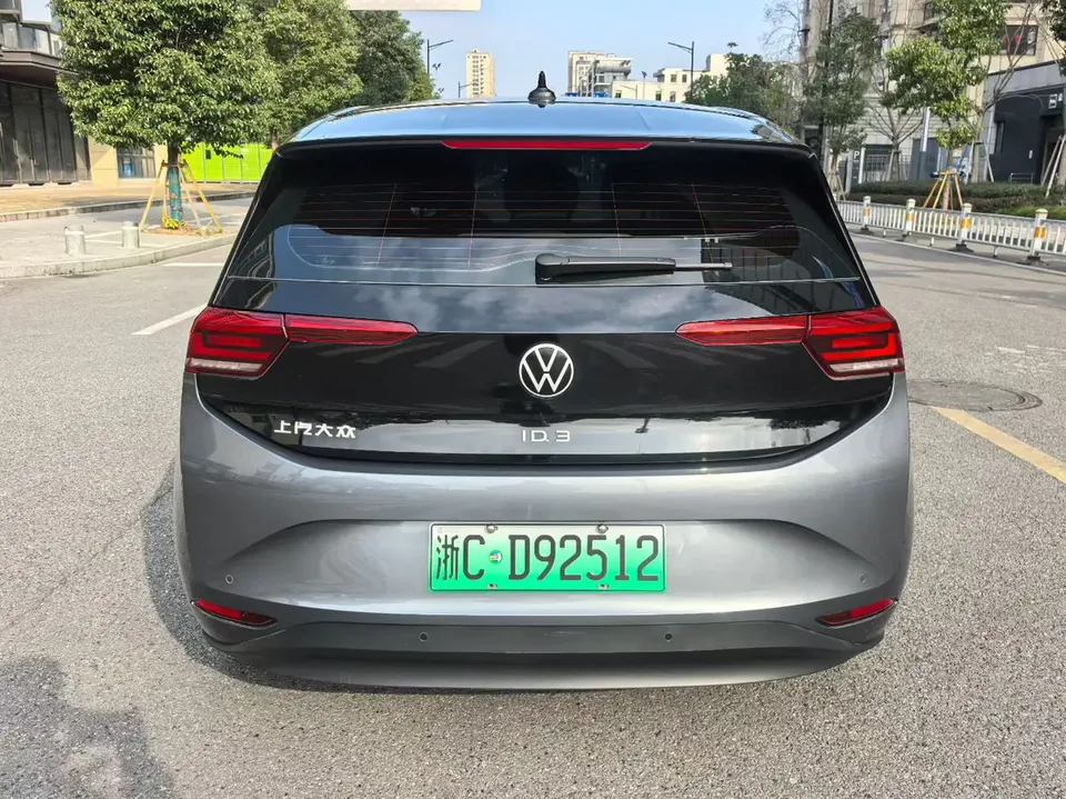 Volkswagen ID.3 Pure Smart Edition 2024 — миниатюра 2