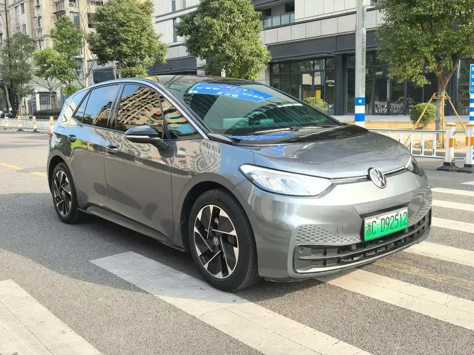 Volkswagen ID.3 Pure Smart Edition 2024 — миниатюра 3