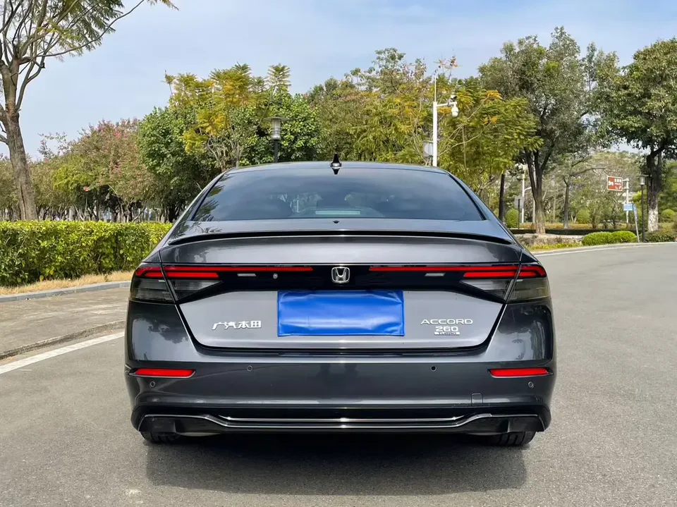 Honda Accord Rui T 260TURBO Deluxe Edition 2023 — миниатюра 2
