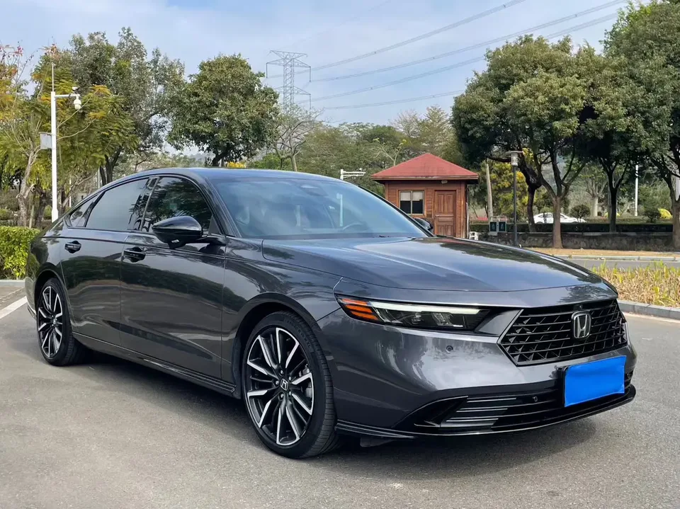 Honda Accord Rui T 260TURBO Deluxe Edition 2023 — миниатюра 3