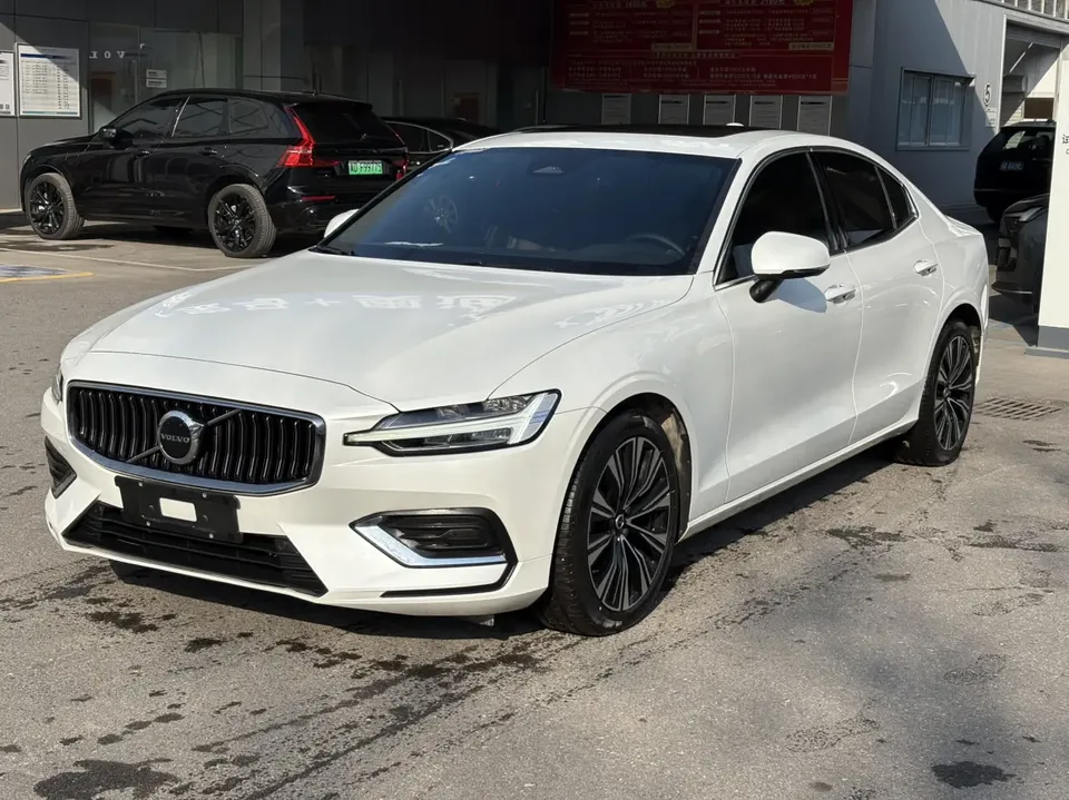 Volvo S60 2024
