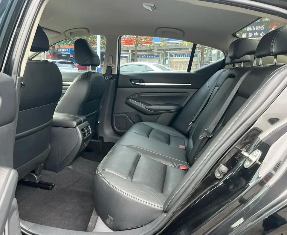 Nissan Altima Teana 2021 2.0L XE Fashion Edition 2022 — миниатюра 3