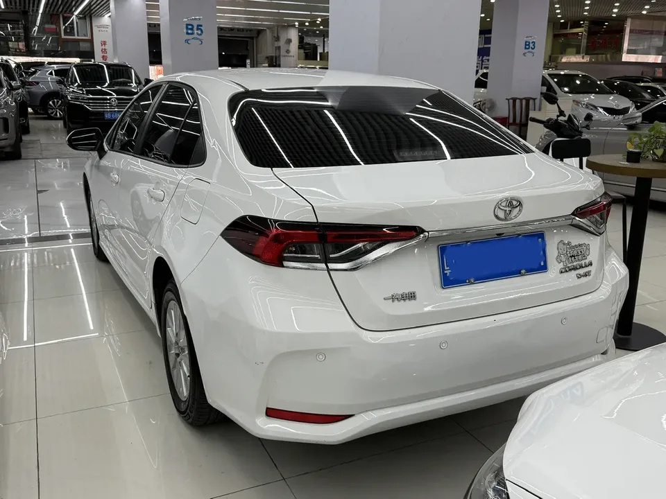 Toyota Corolla 1.2T S-CVT Pioneer PLUS Edition 2022 — миниатюра 3
