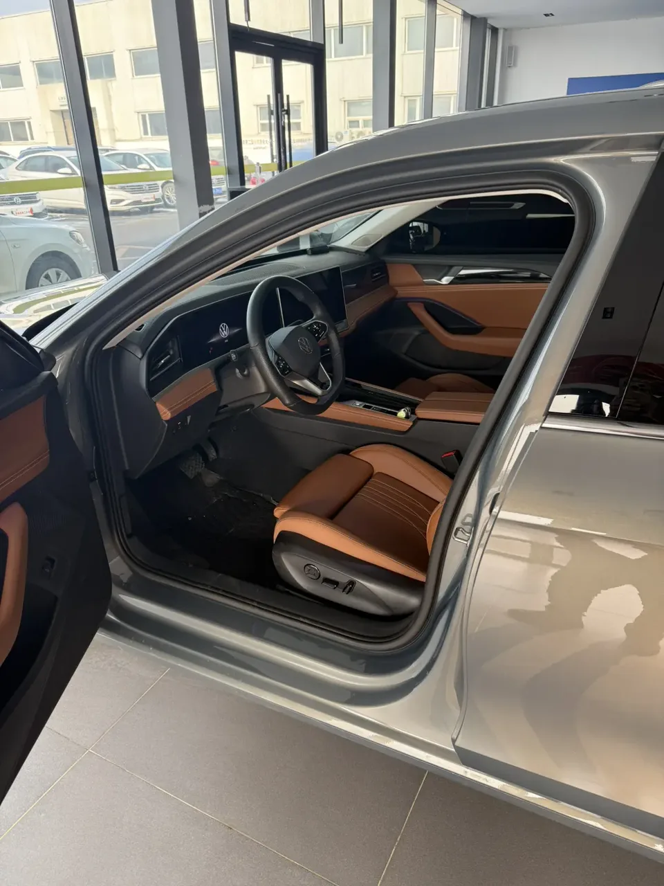 Volkswagen Magotan 300TSI Premium Edition Conspicuous Package 2025 — миниатюра 5