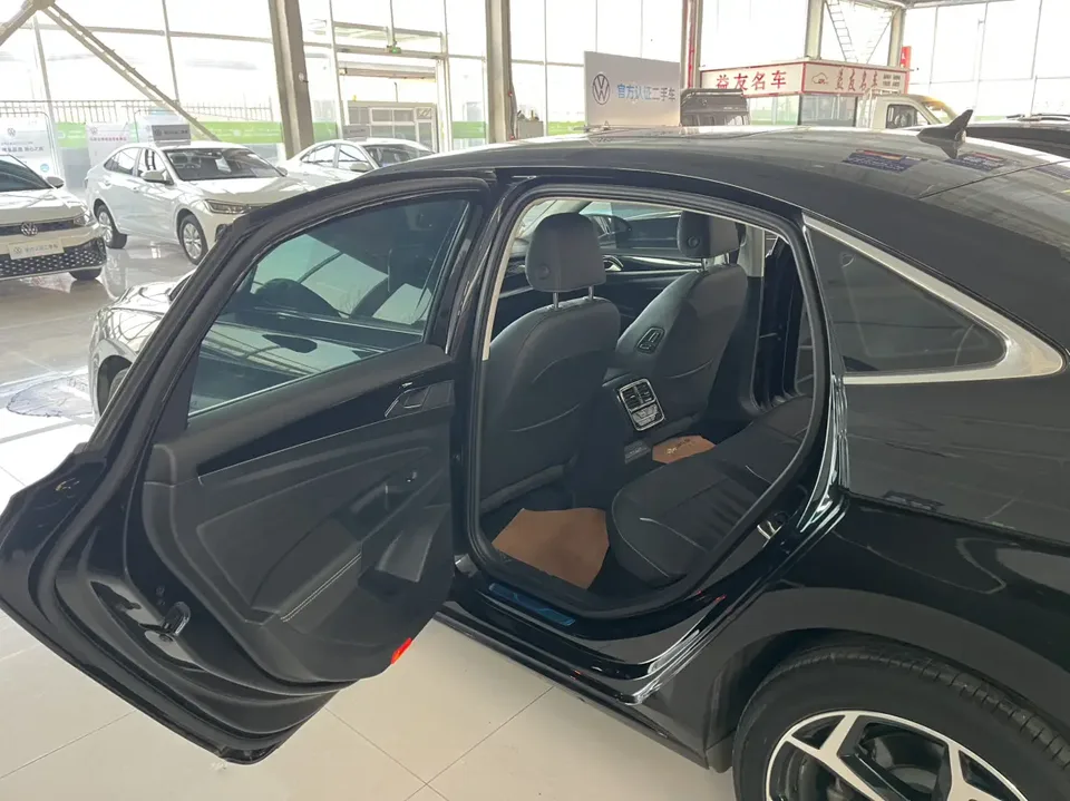 Volkswagen Passat facelift 330TSI Star Elite Edition 2023 — миниатюра 4