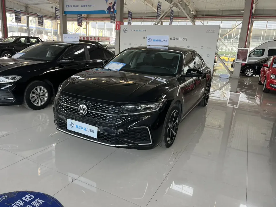 Volkswagen Passat 2023