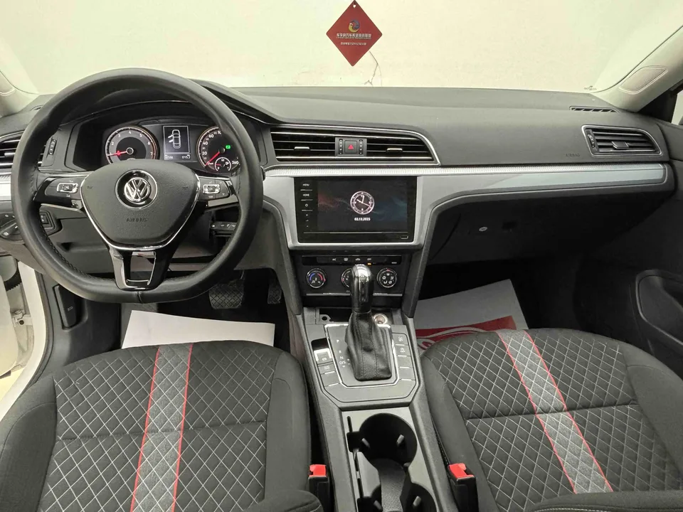 Volkswagen Lamando Lingdu 2021 230TSI DSG Fashion Edition 2022 — миниатюра 2