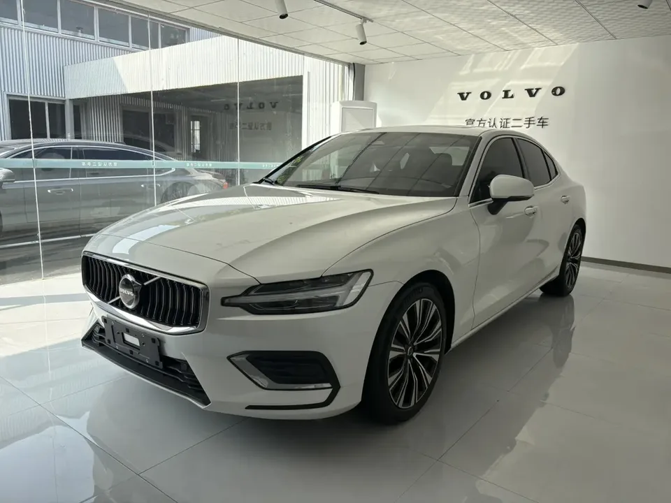 Volvo S60 2024