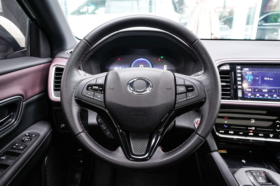 Honda Dongfeng M-NV Shangyi Edition 2022 — миниатюра 5