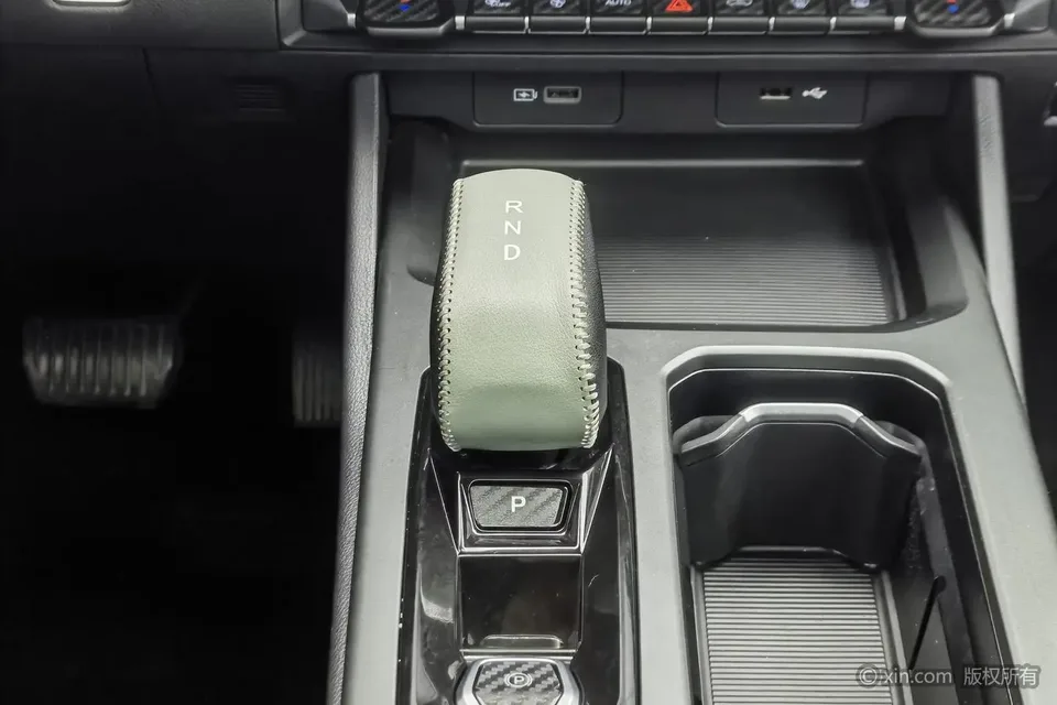 Geely Haoyue L Haoyue L 2024 2.0TD DCT premium model 2024 — миниатюра 4