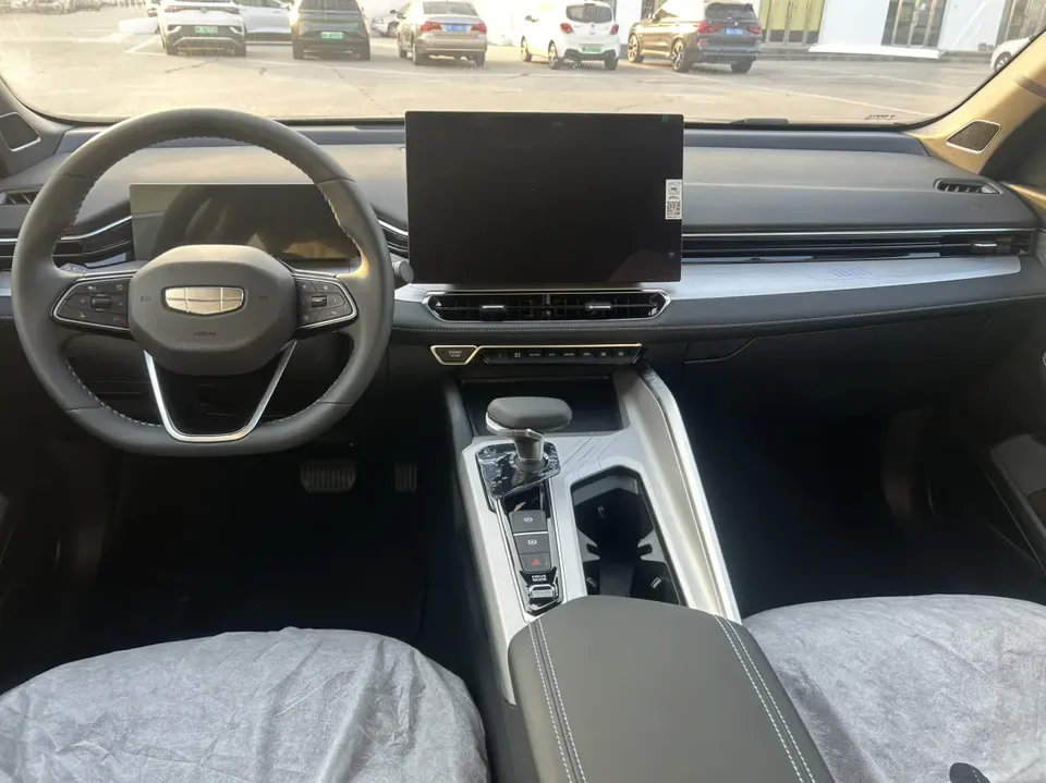 Geely Xing Rui 1.5T Dongfangyao Jinghong Edition+ 2026 — миниатюра 5