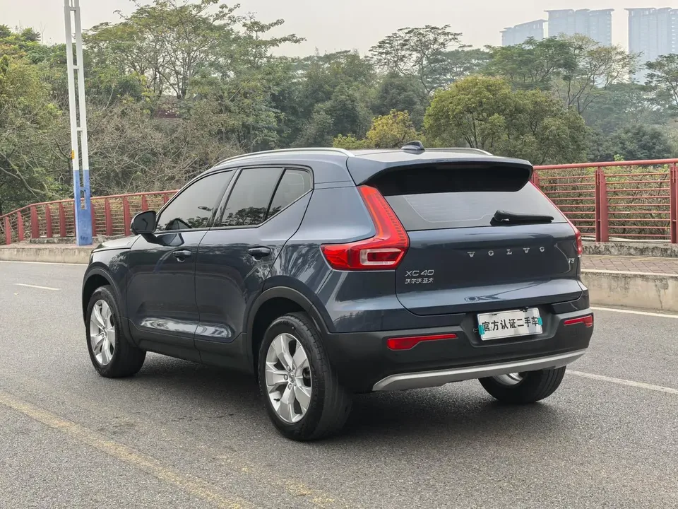 Volvo XC40 Volvo XC40 2022 T3 Zhixing Fashion Edition 2022 — миниатюра 2