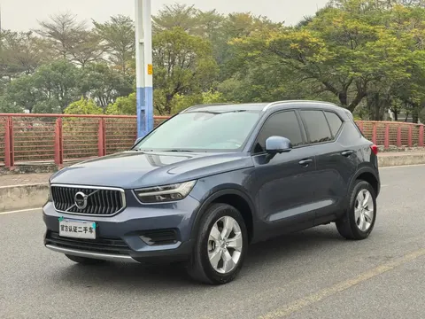 Volvo XC40 2022 купить в Москве