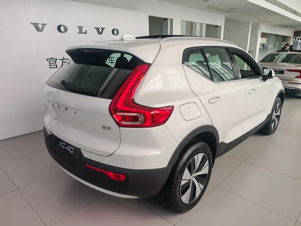 Volvo XC40 Volvo XC40 2025 B3 Zhiyuan Luxury Edition 2025 — миниатюра 3