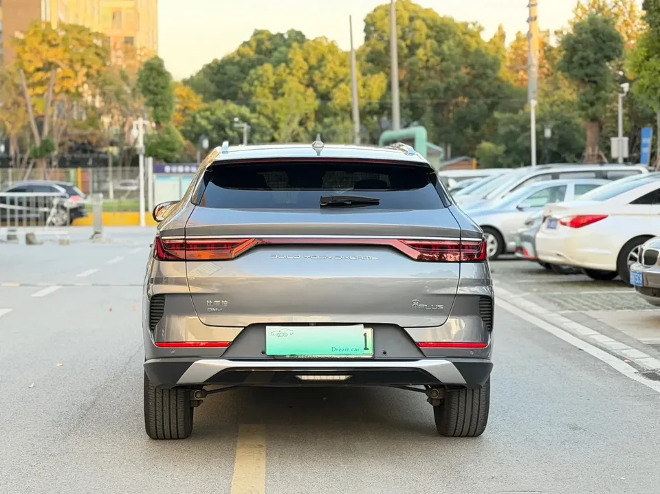 BYD Song PLUS DM DM-i 51KM 2WD Premium Edition 2022 — миниатюра 2