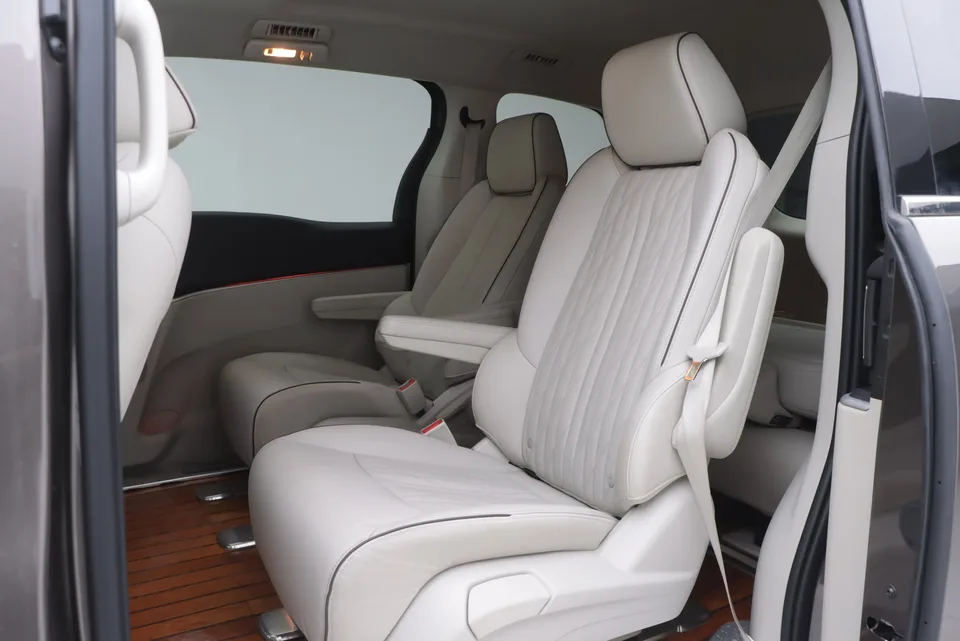 Buick GL8 Buick GL8 2022 Land Business Class 652T Smart Luxury 2023 — миниатюра 5