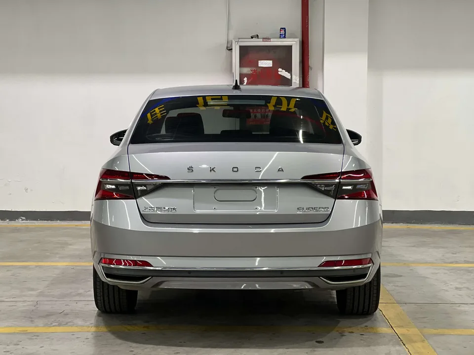 Skoda Speedy Superpa 2024 TSI280 DSG Exclusive Edition 2024 — миниатюра 2