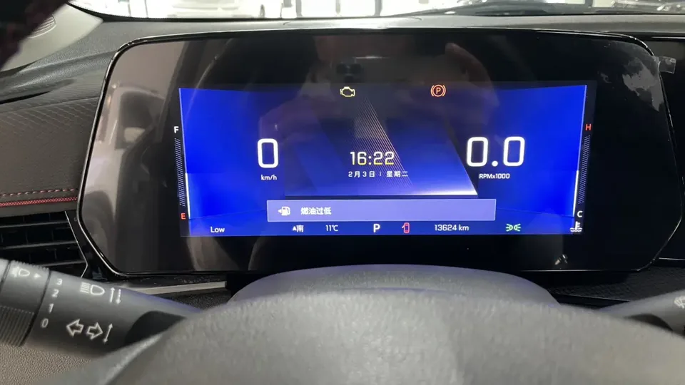Chevrolet Trax Crossover RS 1.5T CVT Cool 2023 — миниатюра 5