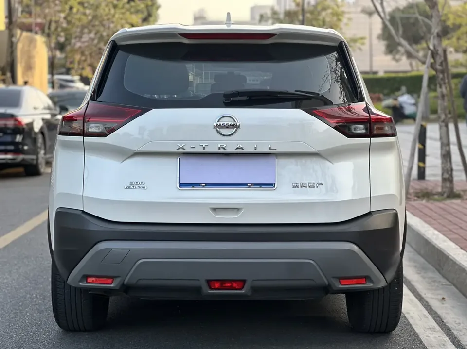 Nissan X-Trail Qijun 2022 VC-Turbo 300 CVT 2WD Star and Moon Limited Edition 2023 — thumbnail 2