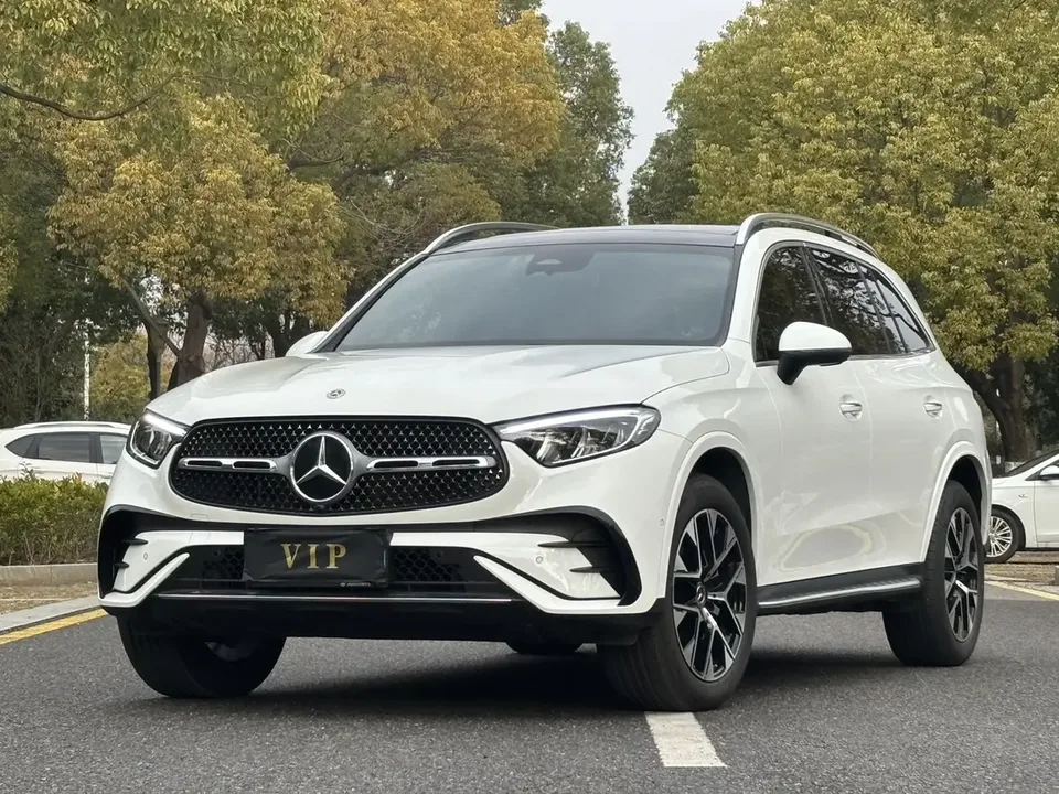 Mercedes-Benz GLC-Class GLC 2024 GLC 260 L 4MATIC luxury 5-seater 2023 — photo 1, buy with delivery to Moscow