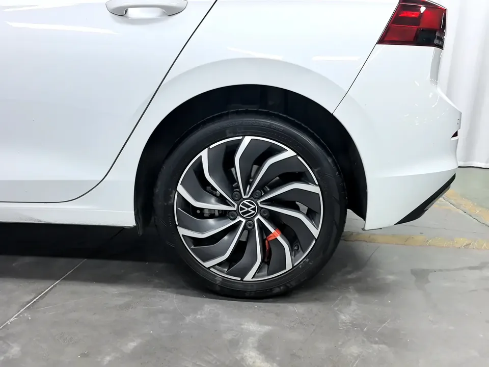Volkswagen Golf 280TSI DSG Pro 50 Years Legend Edition 2025 — миниатюра 3