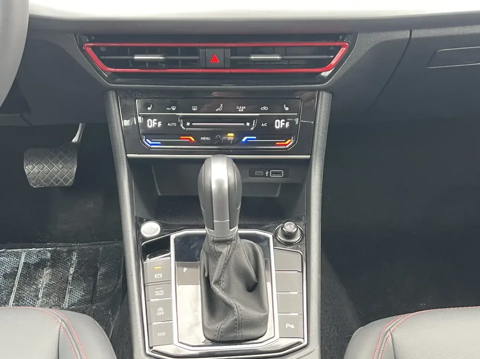 Volkswagen Lavida Lavida 2024 300TSI DSG Starry Sky Leading Edition 2024 — миниатюра 4